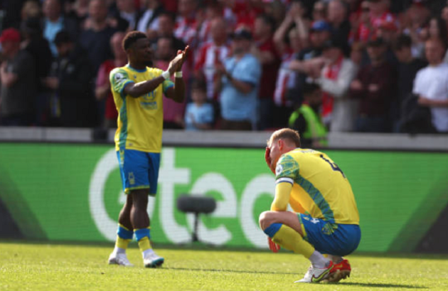 Navas mắc sai lầm nghiêm trọng, Forest lâm nguy  - Bóng Đá