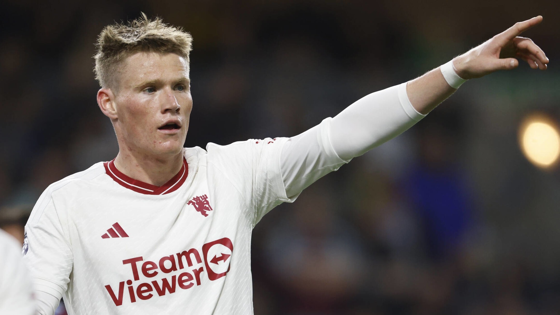 Không ngờ với Scott McTominay - Bóng Đá