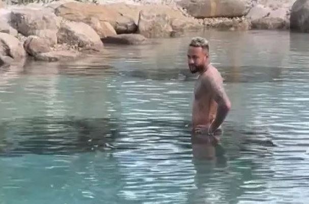 Phớt lờ lệnh cấm, Neymar bị phạt nặng - Bóng Đá