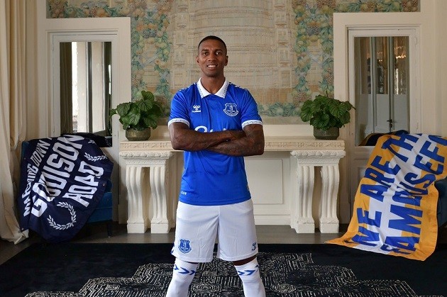 Ashley Young: 'Cây trường sinh' đáng trân trọng của Premier League - Bóng Đá