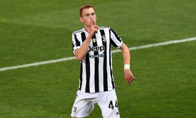 Arsenal 'are considering a move for Juventus forward Dejan Kulusevski after being snubbed by Fiorentina's Dusan Vlahovic'  - Bóng Đá