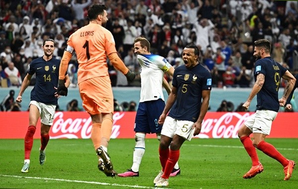 Cận cảnh quả penalty hỏng ăn của Harry Kane khiến tuyển Anh thua Pháp - Bóng Đá