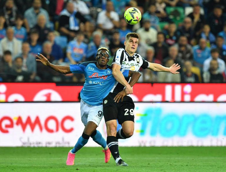Ẩu đả, bạo loạn gây chết người sau khi Napoli vô địch Serie A - Bóng Đá
