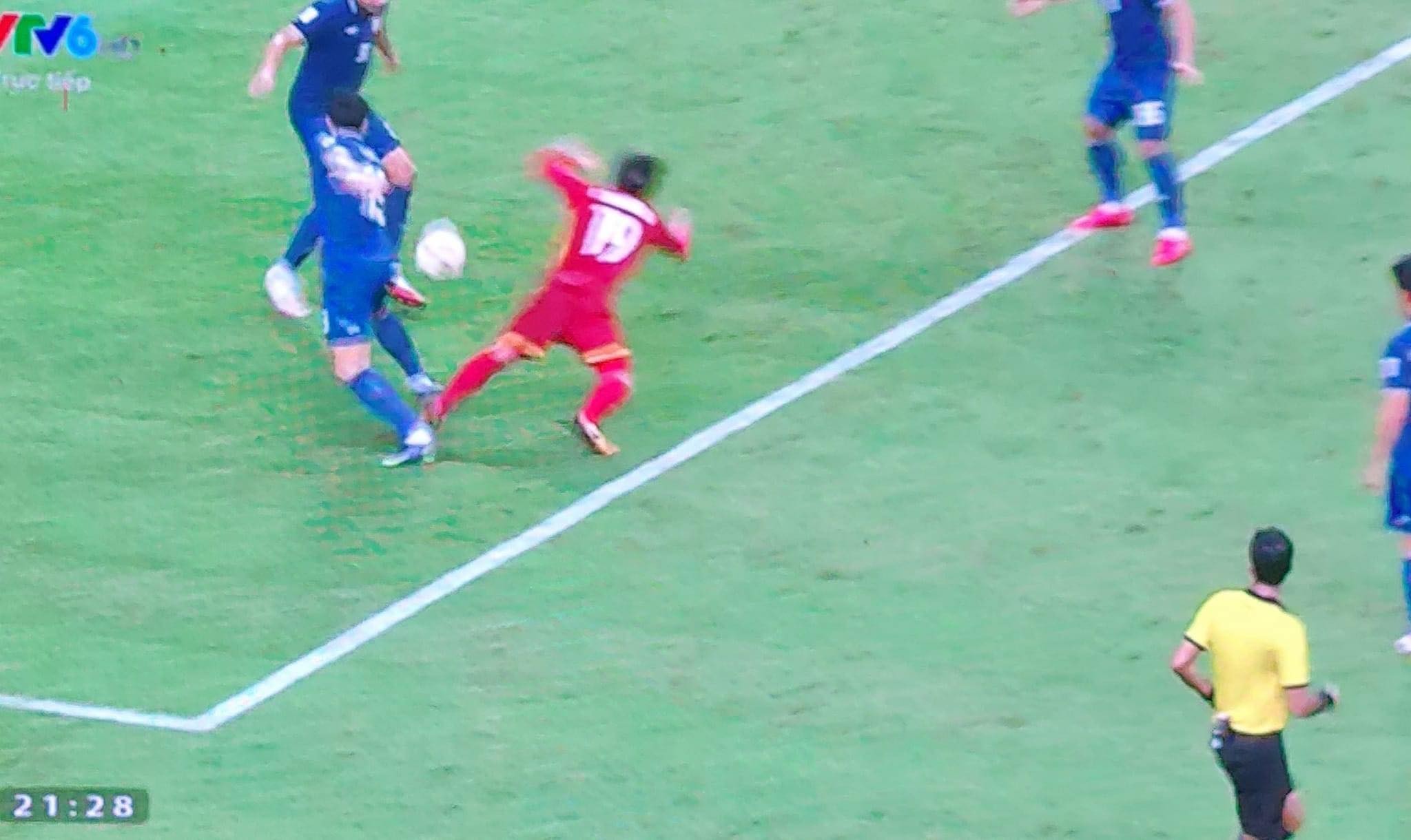 4 quyết định sai lầm của trọng tài gây khó dễ cho Việt Nam - Bóng Đá