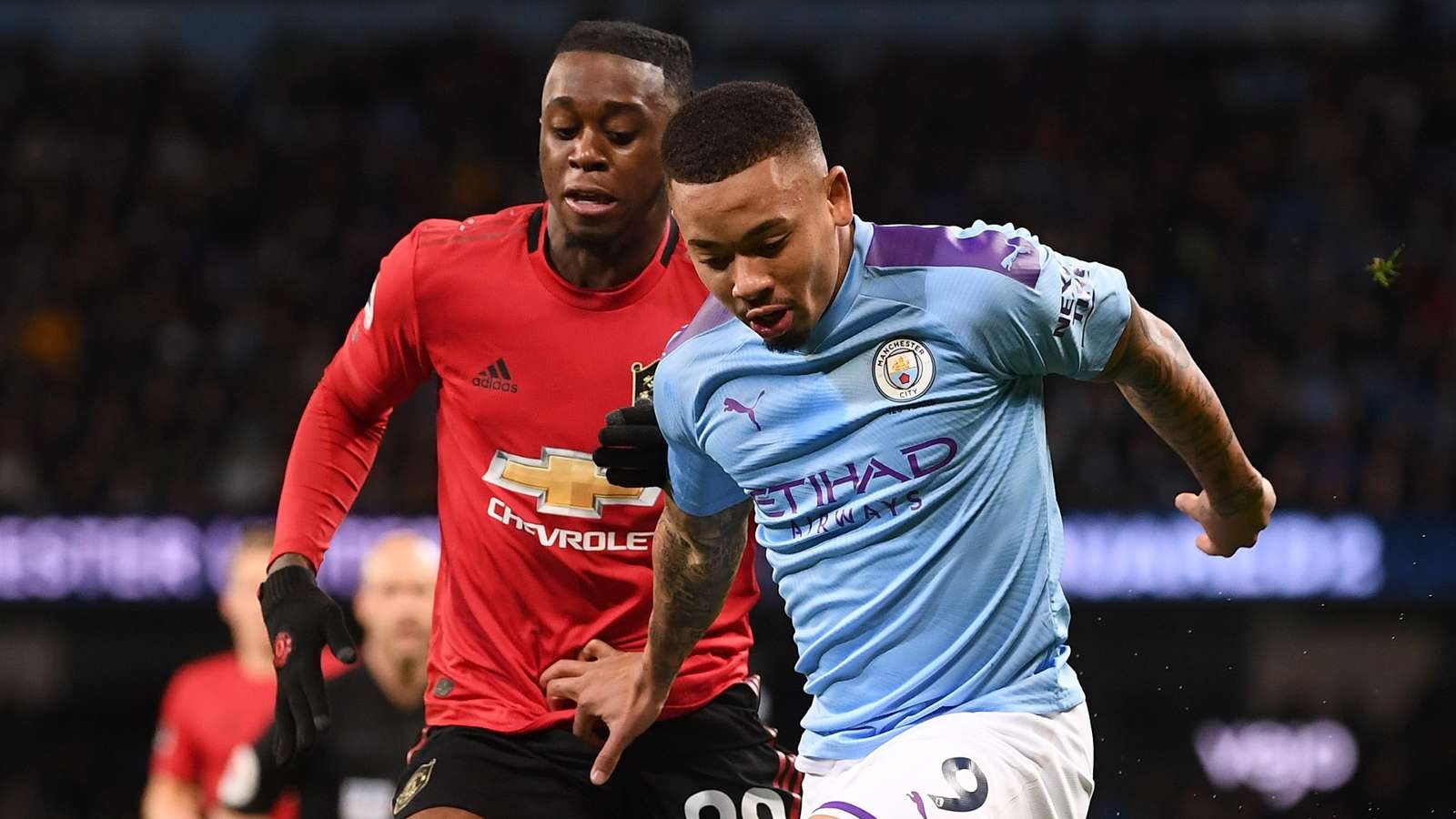 Man Utd's Wan-Bissaka reveals secret to defensive prowess and names Man City's Sterling as toughest opponent - Bóng Đá