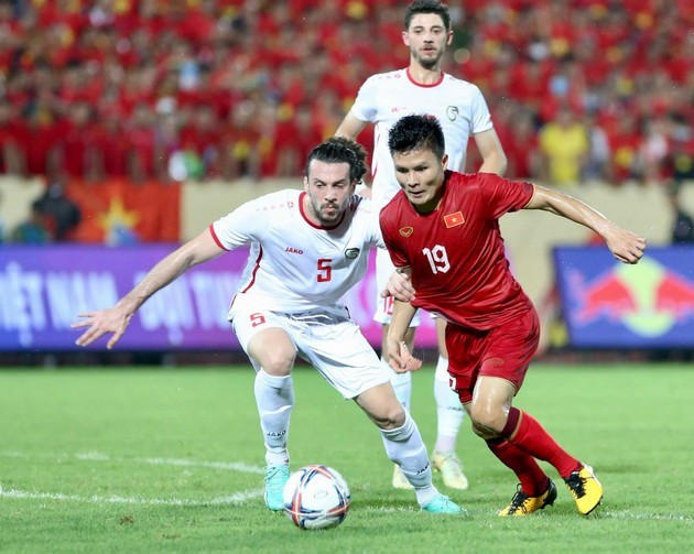 Quang Hải tính xuất ngoại lần 2; Rõ lý do HLV Troussier loại Công Phượng - Bóng Đá