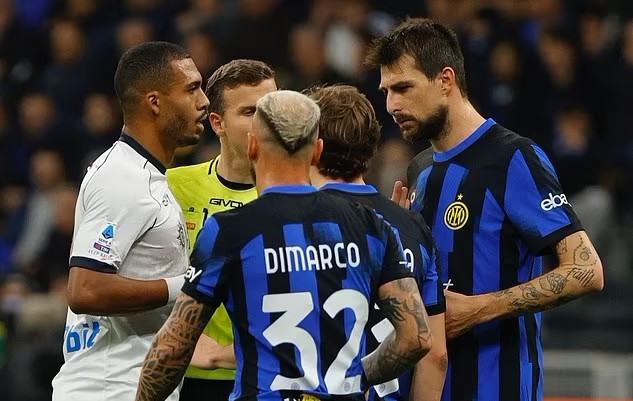 Acerbi đã nói gì với Juan Jesus? - Bóng Đá