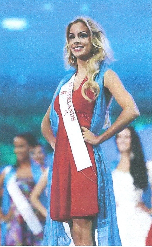 Nathalie Dendekker - Bóng Đá