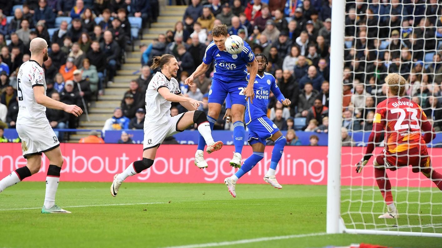 Carrick quá hay, chặn đứng đà thăng hoa của Leicester City - Bóng Đá