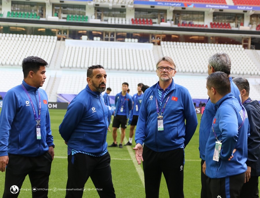 ĐT Việt Nam rạng rỡ với nơi Cristiano Ronaldo khóc hận - Bóng Đá