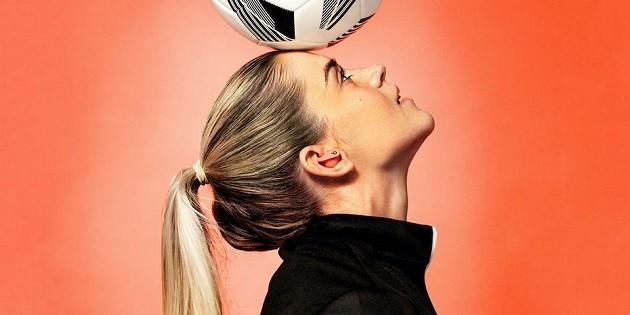 Manchester United's Ella Toone stars on magazine cover to debunk sexism in football - Bóng Đá