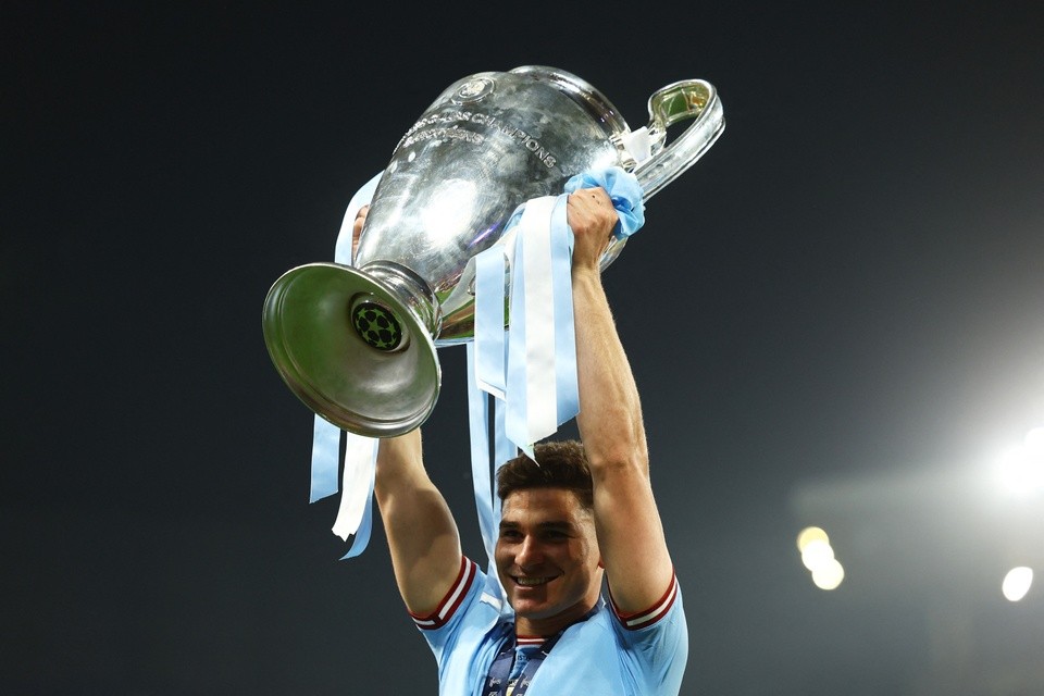 Sao Man City sánh ngang 6 huyền thoại khác trong lịch sử - Bóng Đá