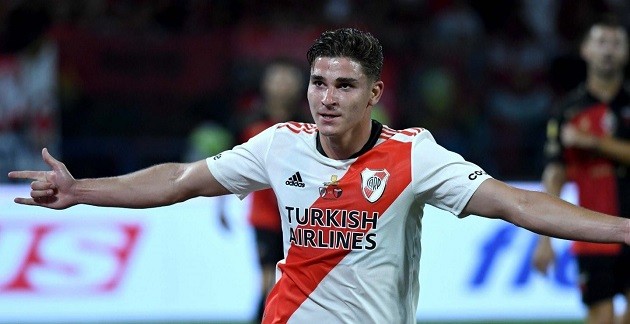 MANCHESTER UNITED TABLE OFFER TO SIGN JULIAN ALVAREZ - Bóng Đá