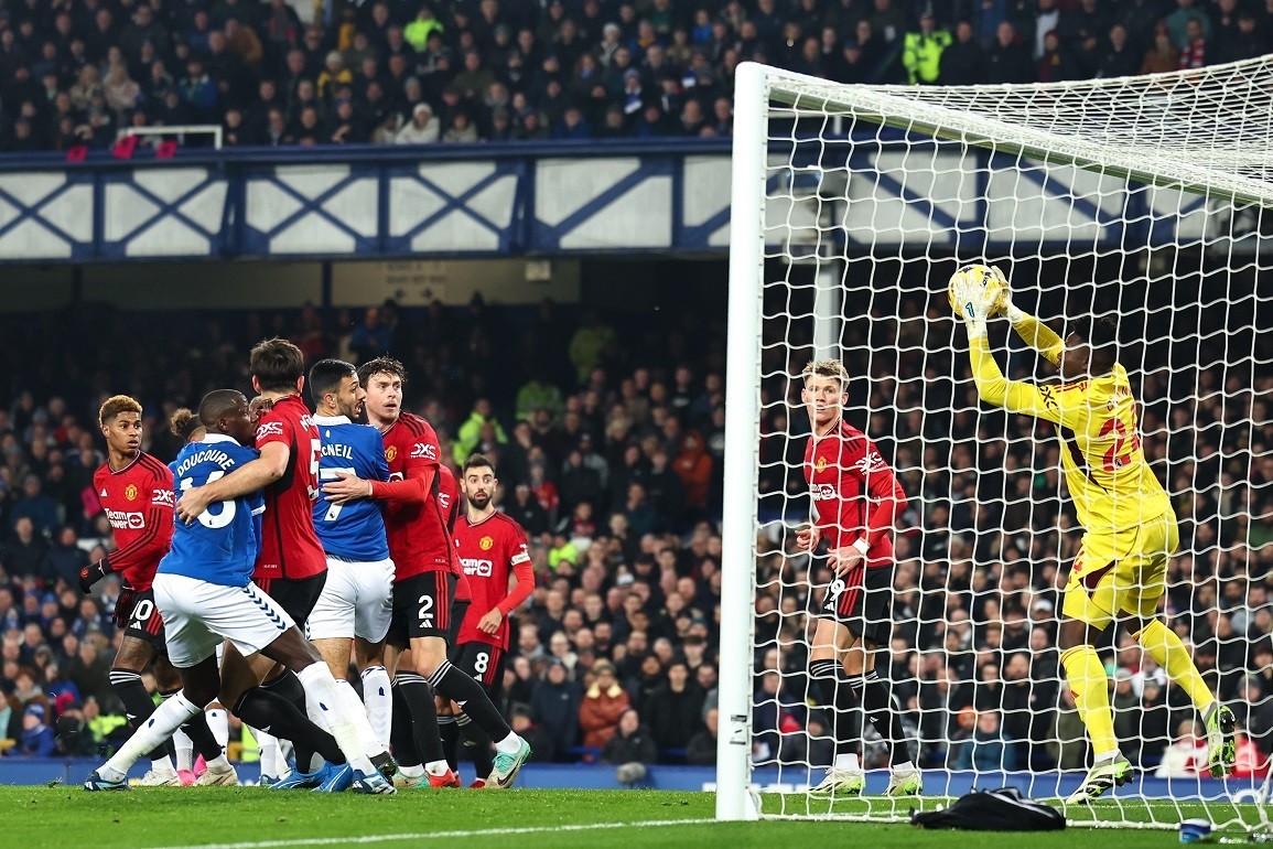 Onana quát thẳng mặt Maguire hóa ra là khởi đầu cho màn lật kèo ngoạn mục - Bóng Đá