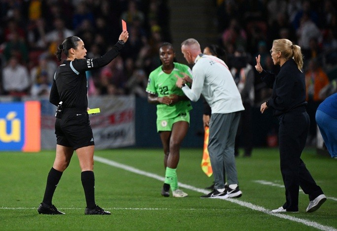 World Cup nữ 2023: Thiếu người, đội Anh thắng nhọc Nigeria trên chấm 11m - Bóng Đá