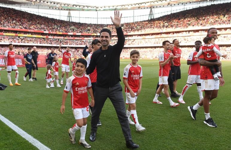 Robbie Savage BBC PUNDIT SAYS ARSENAL FINISH ‘ABOVE LIVERPOOL & MAN UNITED’ IF THEY COMPLETE TRIPLE TRANSFER - Bóng Đá