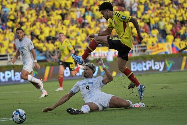 Barcelona defender reveals his preferred position after national team return (Ronald Araujo) - Bóng Đá