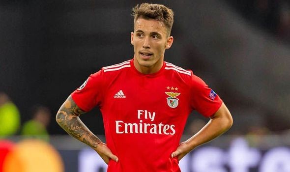 Arsenal dẫn đầu cuộc đua giành hậu vệ trái người Tây Ban Nha - Bóng Đá