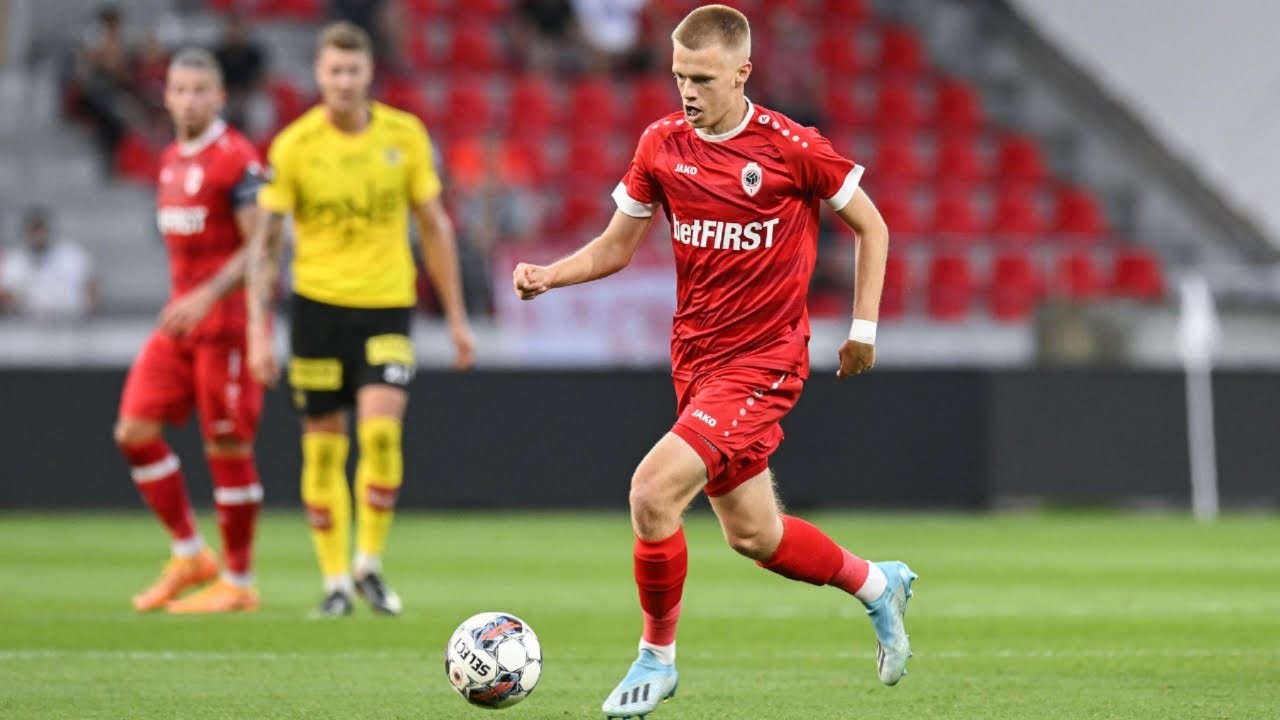 Mục tiêu của M.U được so sánh với Xavi và Iniesta - Bóng Đá