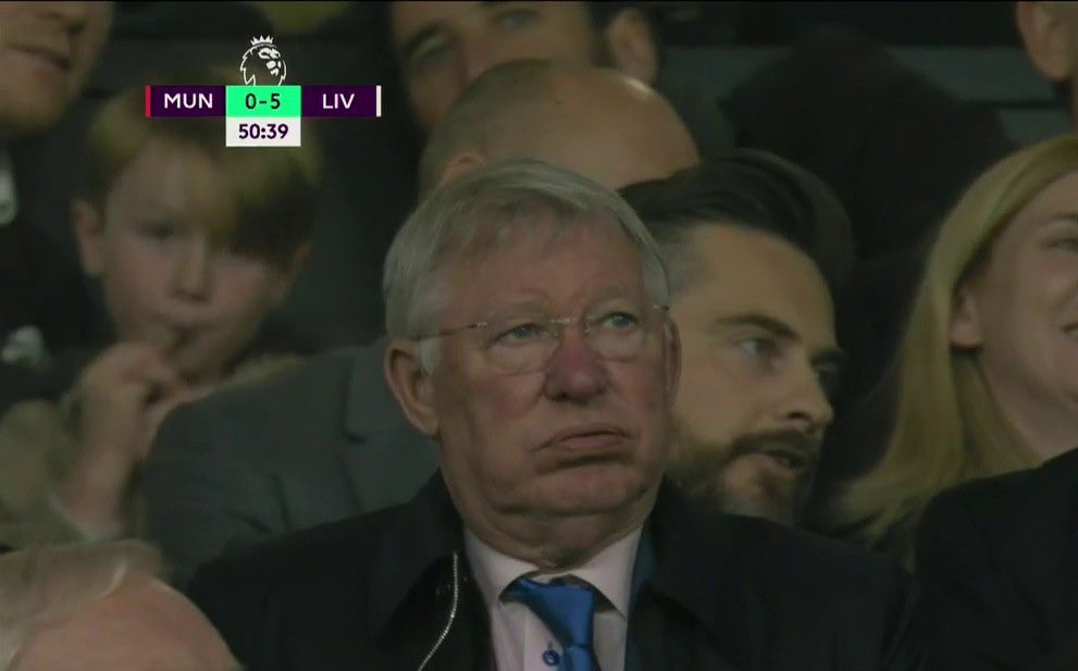 Sir Alex lắc đầu ngao ngán, Ronaldo nổi điên có hành động gây sốc - Bóng Đá