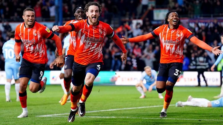 Xác định đội bóng đầu tiên dự chung kết play-off thăng hạng Premier League - Bóng Đá