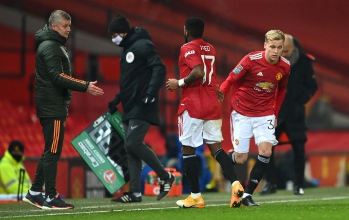 Xác nhận thời điểm Fred và Van de Beek rời Man Utd - Bóng Đá