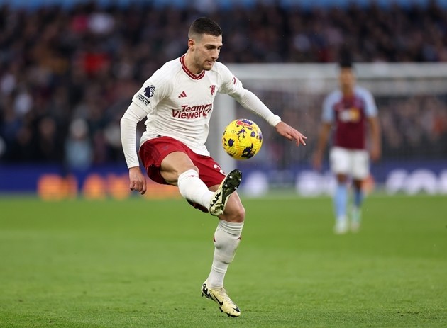 Louis Saha chỉ ra điều Diogo Dalot cần làm ở M.U - Bóng Đá