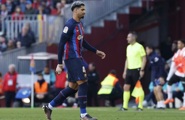 Manchester United 'considering double swoop for Ronald Araujo, Frenkie de Jong' - Bóng Đá