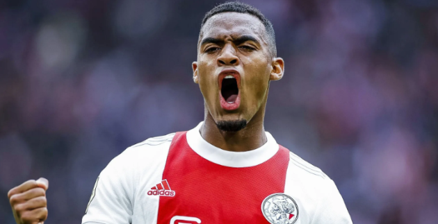 Giỏi hơn Pogba, Ryan Gravenbech sẽ hồi sinh nhờ Ten Hag - Bóng Đá