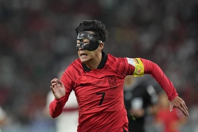 Son Heung-min lại khóc, lần này có khác biệt - Bóng Đá