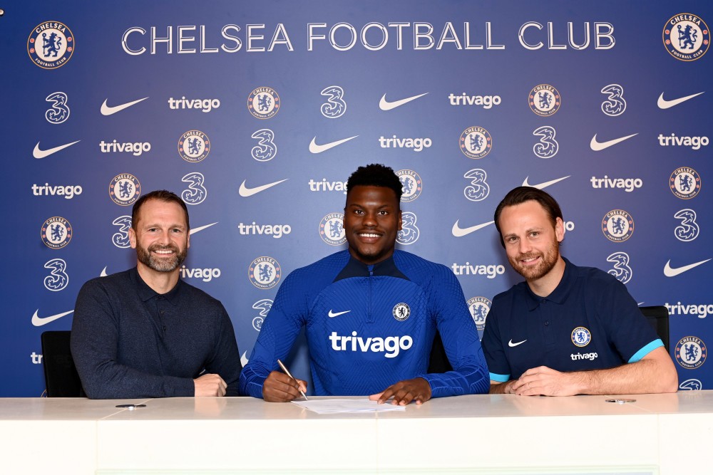 Official: Benoit - Chelsea - Bóng Đá