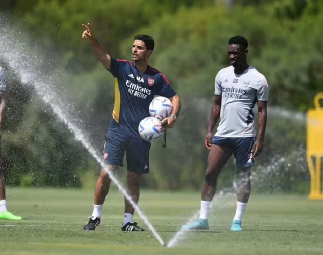 Có một cuộc chiến cần Mikel Arteta phân xử - Bóng Đá