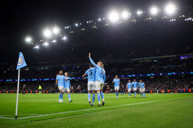 Một mình Haaland ghi 5 bàn, đưa Man City vào Tứ kết - Bóng Đá