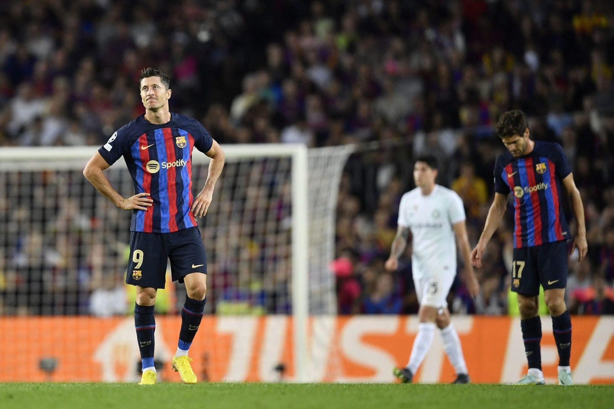 Giám đốc Barca tuyên bố dậy sóng - Bóng Đá