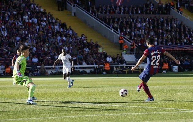 TRỰC TIẾP Barcelona 1-0 Real Madrid (H1): Gundogan tỏa sáng - Bóng Đá