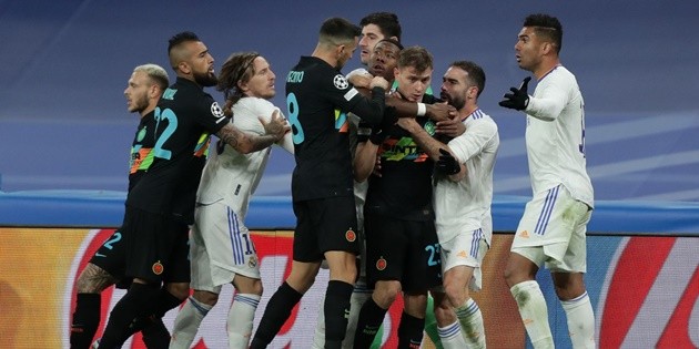 Inter Milan set to be missing key man for Liverpool Champions League clash (Barella) - Bóng Đá