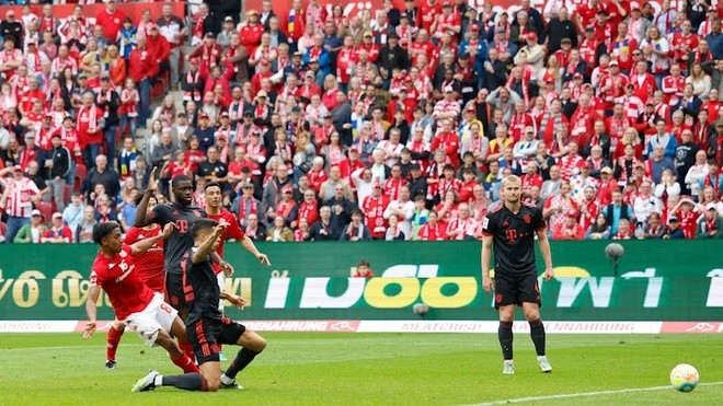 Bayern Munich lại gây thất vọng với trận thua ngược - Bóng Đá