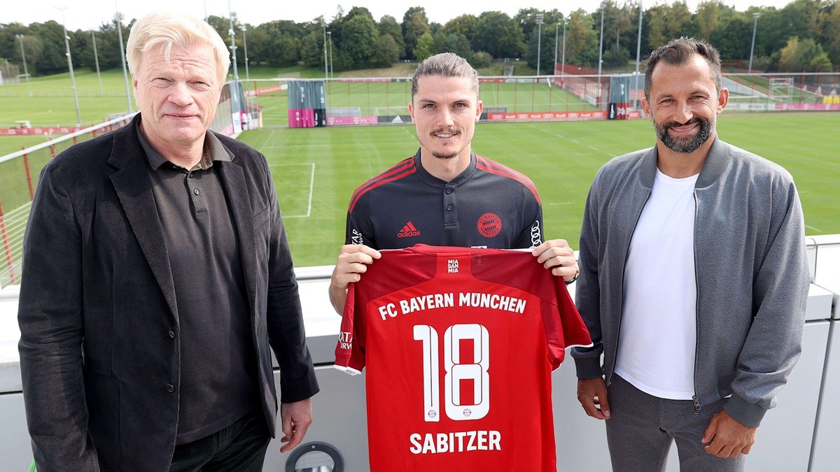 Vì sao Bayern sa thải Oliver Kahn trong ngày vô địch? - Bóng Đá