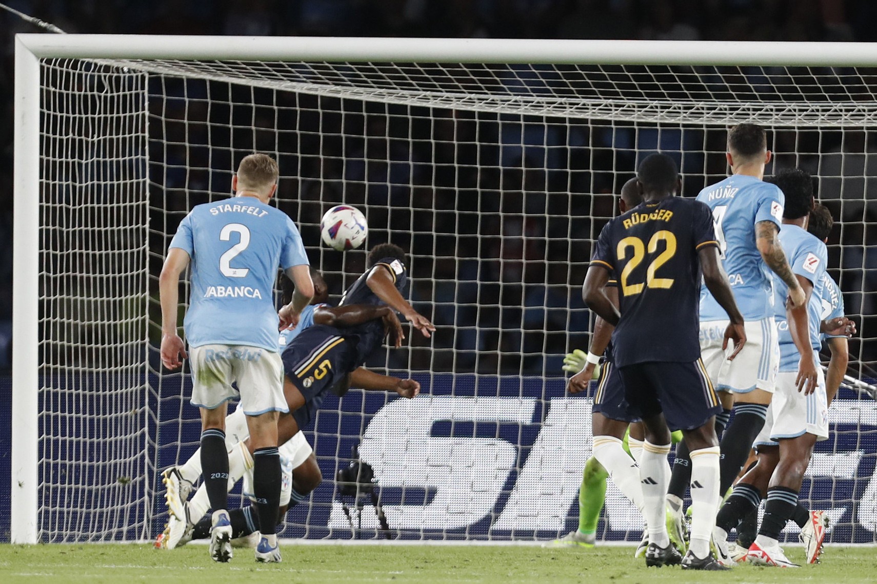 Real Madrid toàn thắng: Lấp lánh vũ điệu Bellingham - Bóng Đá