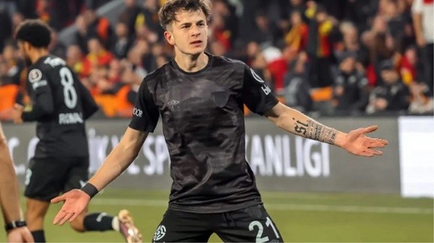 Footballer sacked by club after lying about his age on online dating profile - Bóng Đá