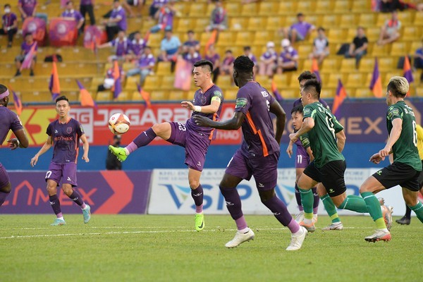 Chân sút số 1 khiến HLV Troussier lo lắng - Bóng Đá