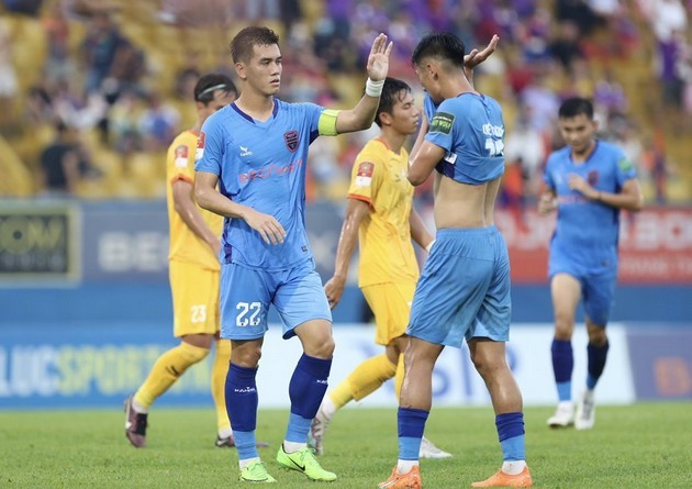 Diễn biến đua trụ hạng V-League: Tp, Đà Nẵng, BD - Bóng Đá