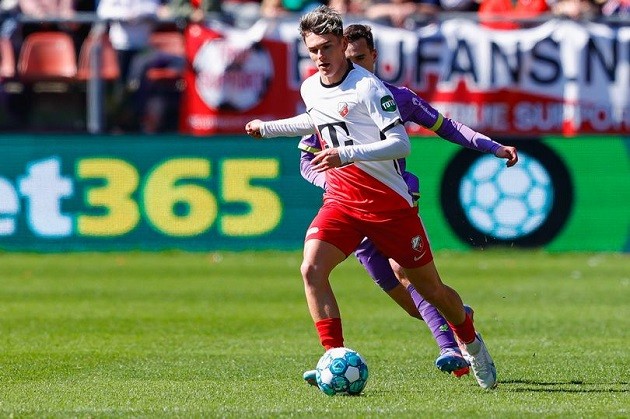 Ten Hag hỏi mua Taylor Booth - Bóng Đá