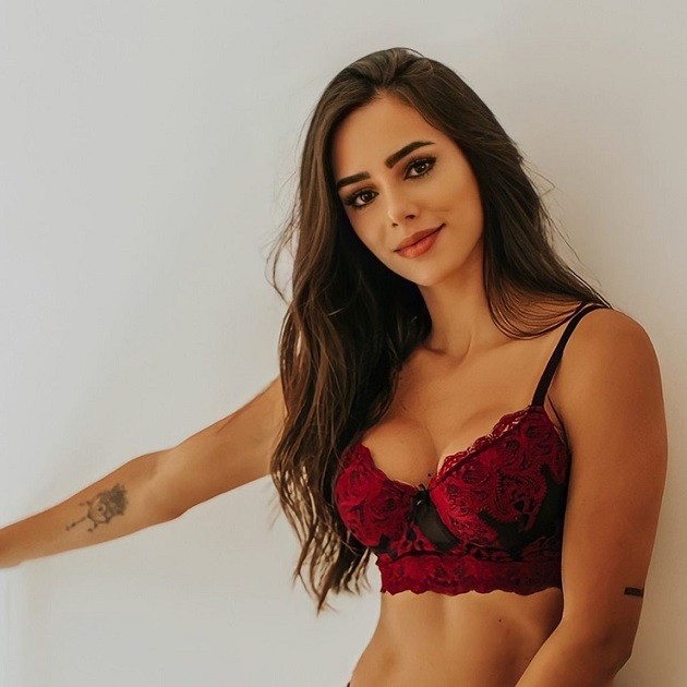 Neymar công khai bạn gái mới bốc lửa - Bóng Đá