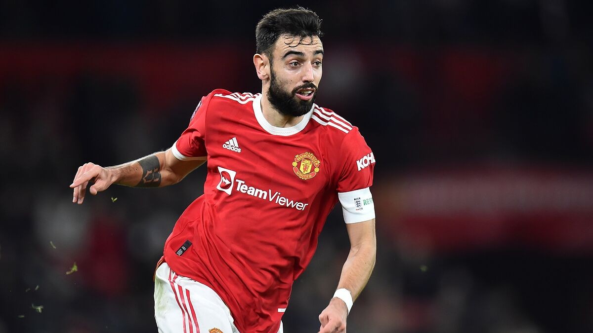 Bruno Fernandes assesses Man Utd's top-four chances after bruising derby day defeat - Bóng Đá