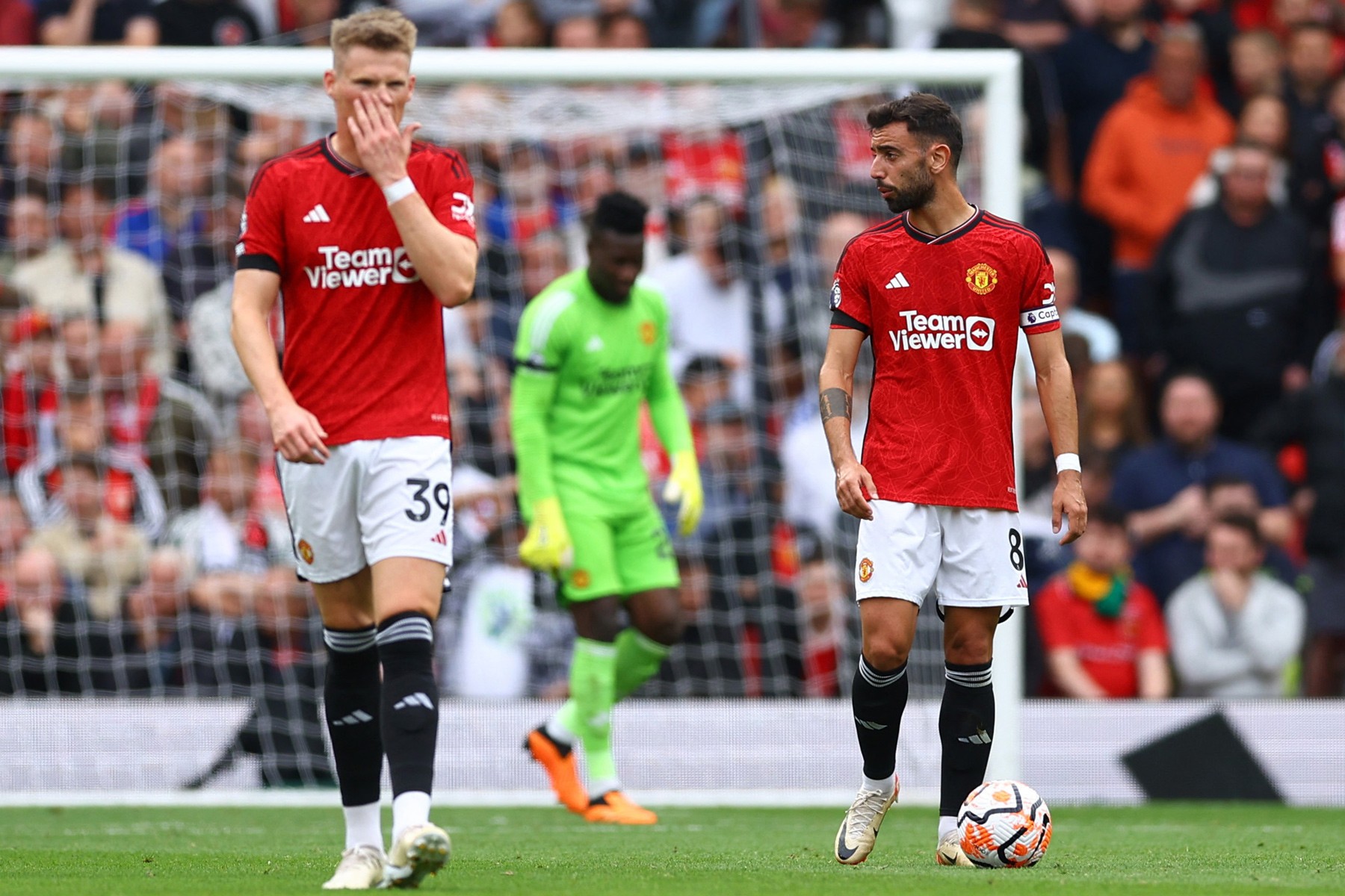 MU thua bạc nhược Brighton: Pháo đài rệu rã - Bóng Đá