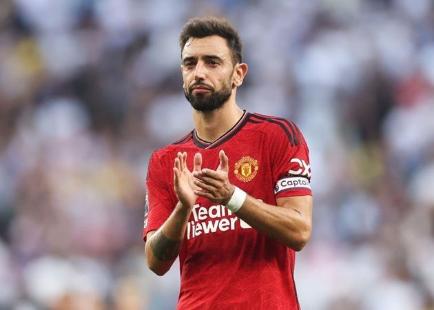 Chuyền hỏng liên tục, quát tháo đồng đội: Bruno có xứng làm đội trưởng? - Bóng Đá