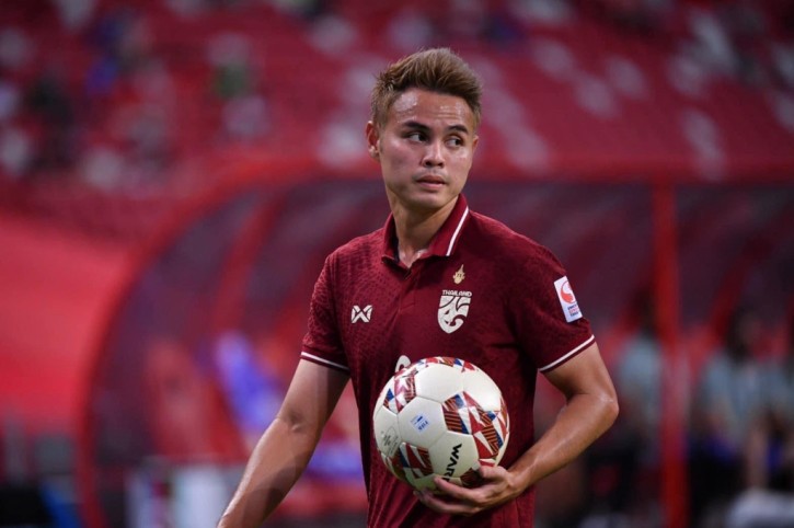 Sao Thái Lan chơi cùi chỏ vào mặt Quang Hải, cựu Còi vàng Việt Nam lên tiếng - Bóng Đá