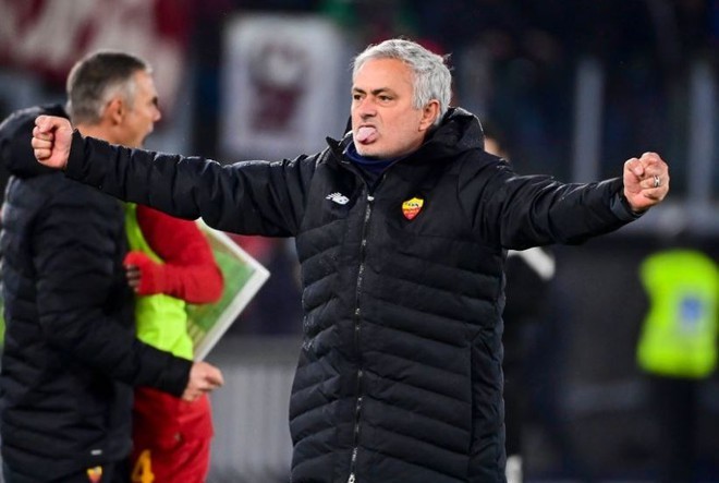 Hàng thừa Chelsea lại ghi bàn, đội bóng của Mourinho thắng 3 trận liền - Bóng Đá