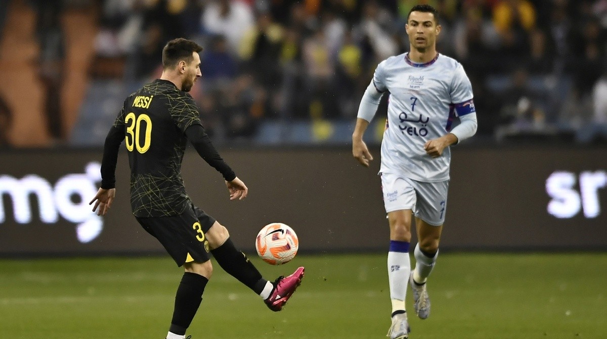Người đứng sau cuộc so tài giữa Messi và Ronaldo - Bóng Đá